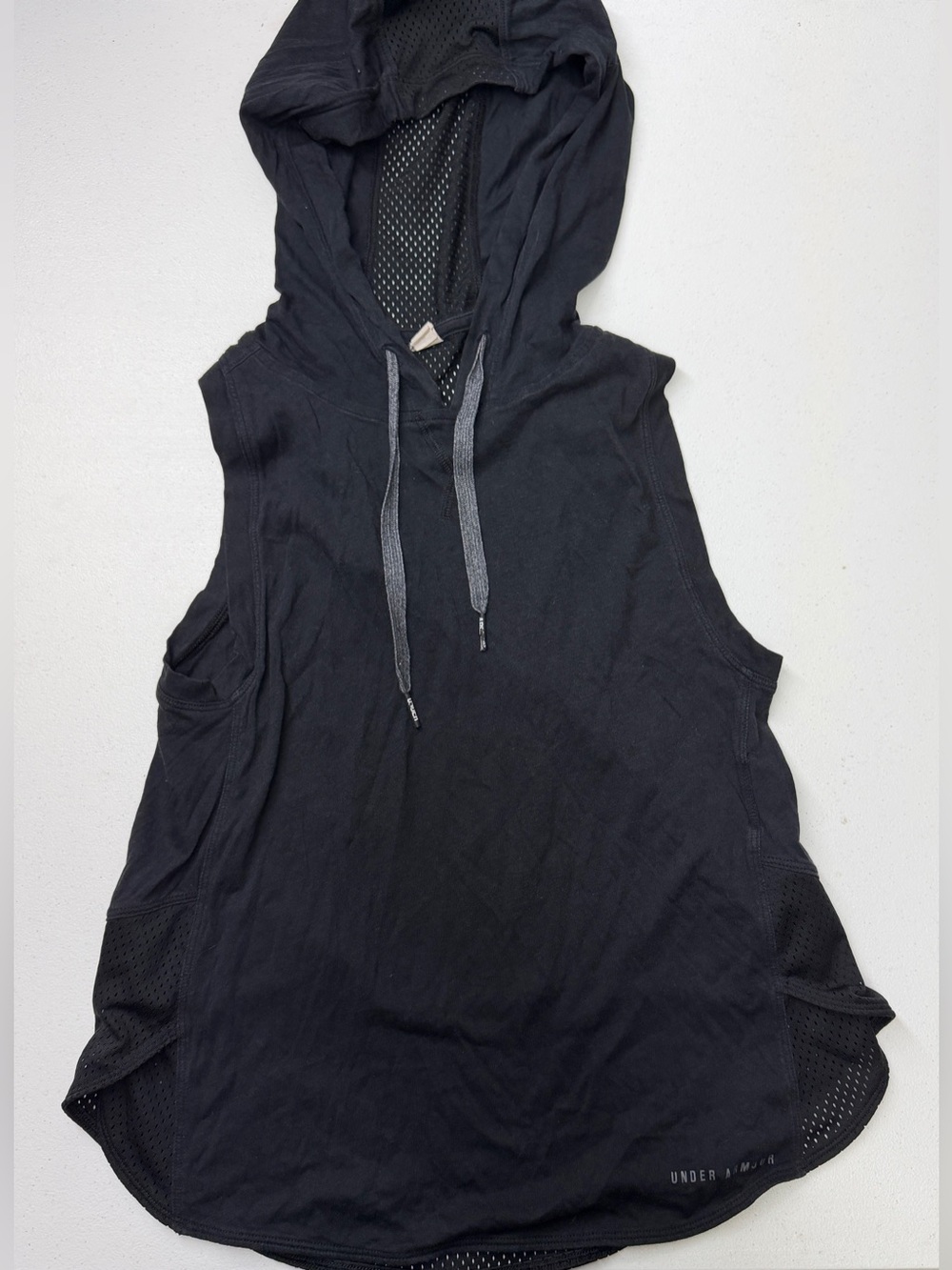 Under Armour Women’s XS Black Sleeveless Hooded Mesh Workout Tunic Top